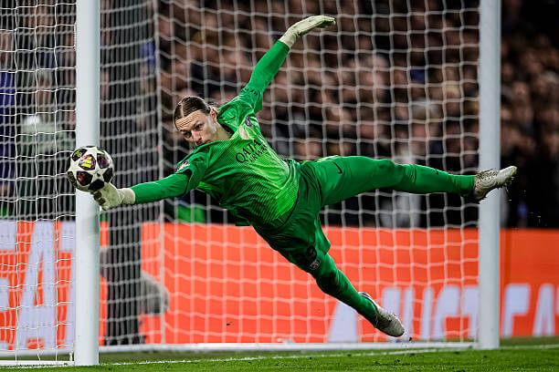 Chelsea vs PSG Review: Matvei Safonov makes a save during the UEFA Champions League 2025/26 Round of 16 Second Leg match between Chelsea and PSG at Stamford Bridge on March 17, 2026.