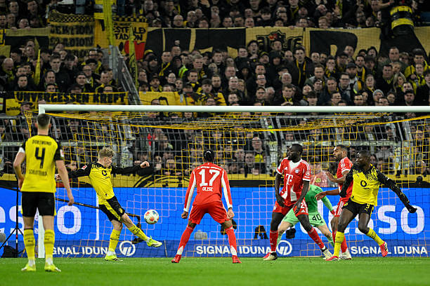 Dortmund vs Bayern Munich Review: Daniel Svensson scores during the Bundesliga match between Dortmund and Bayern Munich at the Signal Iduna Park on February 28, 2026.