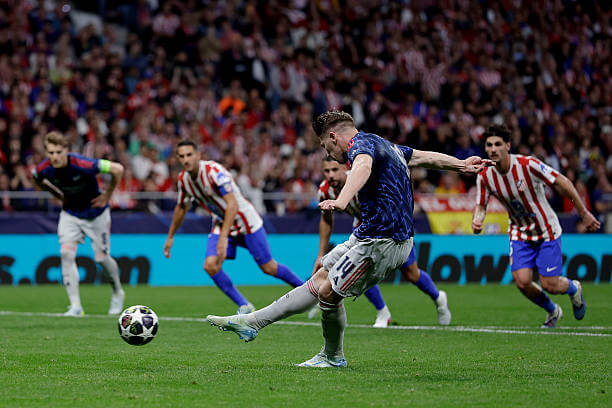 Atlético Madrid vs Arsenal Review: Viktor Gyokeres scores from the penalty spot during the UEFA Champions League 2025/26 Semi Final First Leg match between Atletico Madrid and Arsenal at the Metropolitano on April 29, 2026.