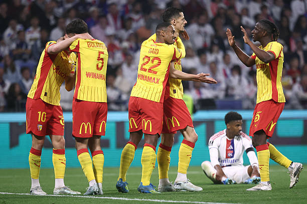 Ligue 1 Roundup, Matchday 34: Lens players celebrate during the Ligue 1 match between Lyon and Lens at the Groupama Stadium on May 17, 2026.