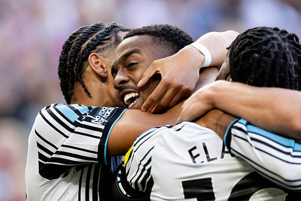 Newcastle vs Liverpool Review: Joe Willock celebrates with his teammates after scoring his goal during the Premier League 2026/27 match between Newcastle and Liverpool at St James' Park on August 23, 2026.