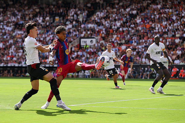 Valencia vs Barcelona Review: Lamine Yamal scores his first goal of the game during the LaLiga 2026/27 match between Valencia and Barcelona at Estadi de Mestalla on September 06, 2026.