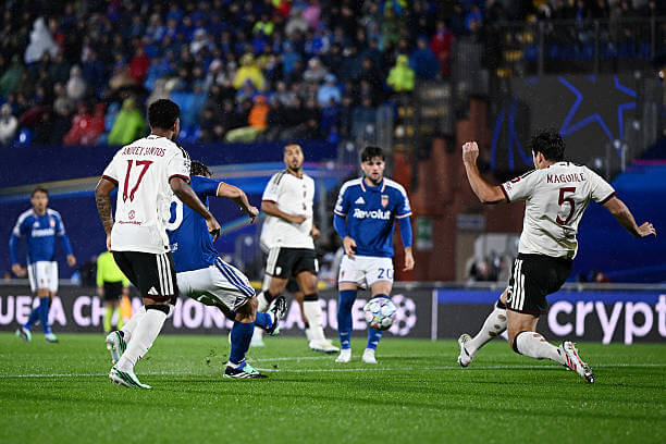 Como vs Manchester United Review: Nico Paz scores his first goal of the game during the UEFA Champions League 2026/27 League Phase MD3 match between Como and Manchester United at Giuseppe Sinigaglia Stadium on October 21, 2026.